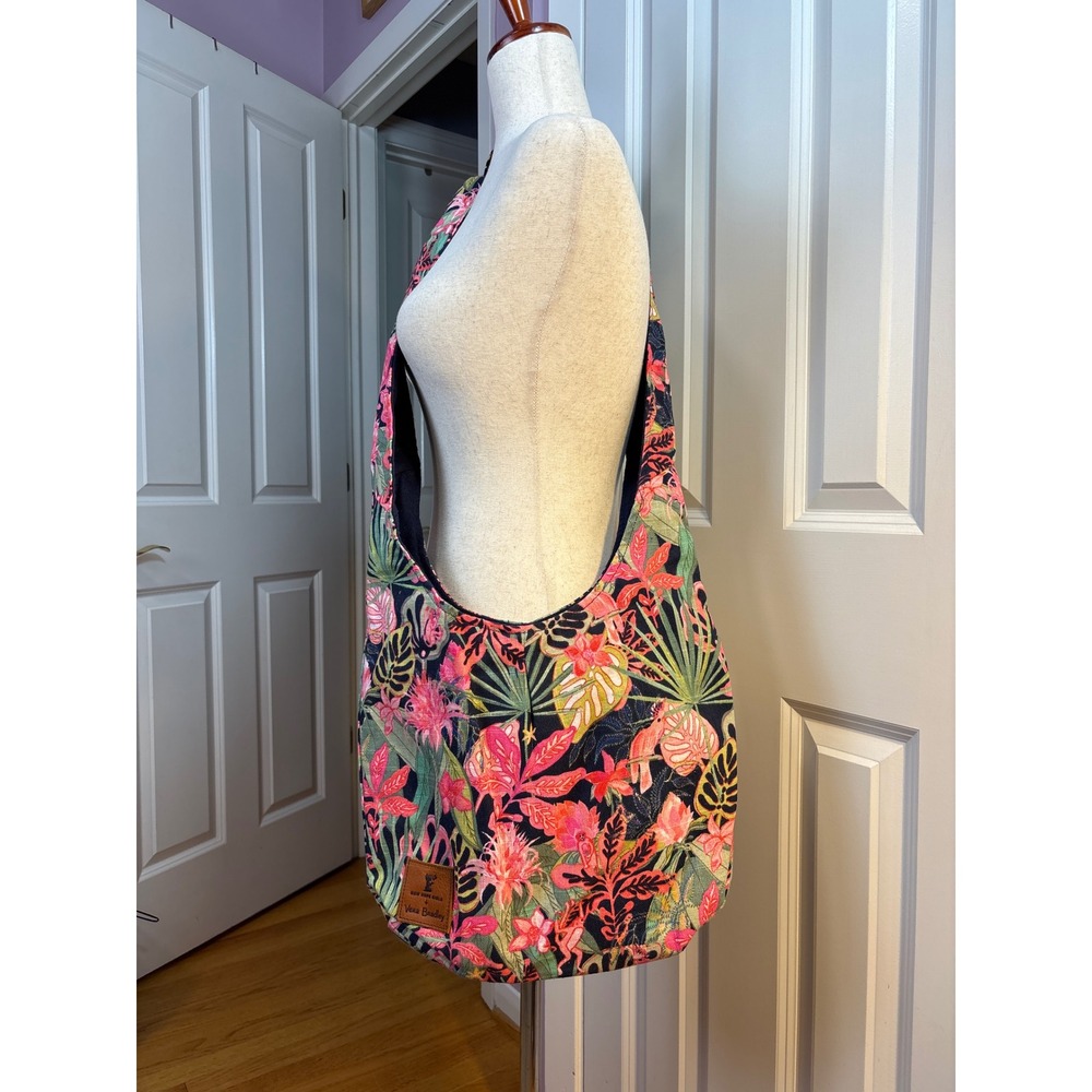 Vera Bradley New Hope Girls Rain Forest Canopy Hobo Bag NWT